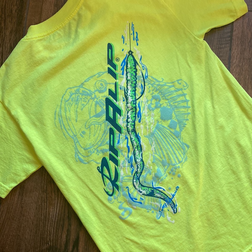 NWOT Rip A Lip NEON YELLOW small tee